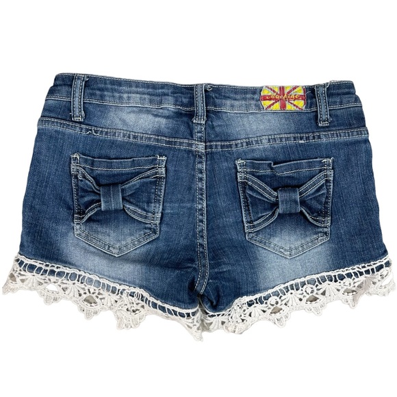 Machine size 30 distressed jean shorts with lace hems & bow back pockets EUC - Picture 4 of 11